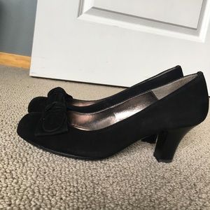 Sofft black heels